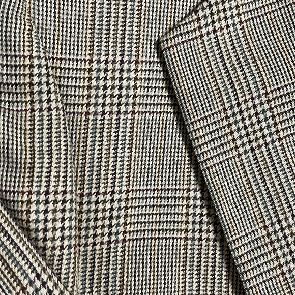 Classic Sophistication: Jos. A. Bank Wool Blazer – Immaculate Condition - Picture 2 of 5